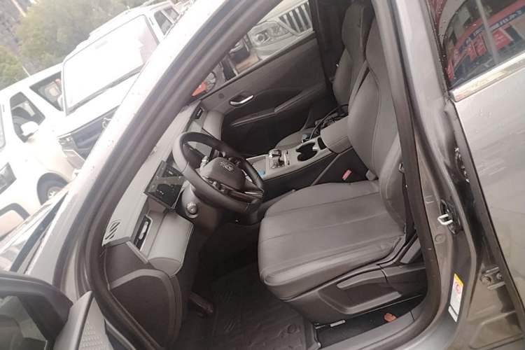 Used BYD Qin PLUS 2025 DM-i Smart Drive 55KM Leading Model Driver Seat