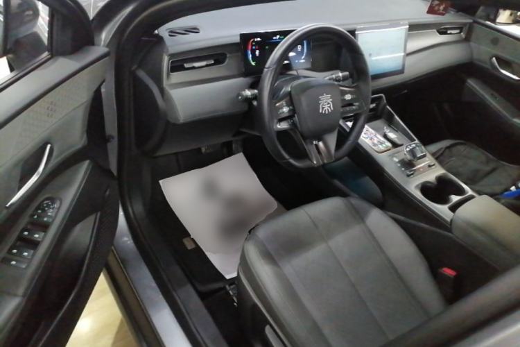 Used BYD Qin PLUS 2025 DM-i Smart Drive 55KM Leading Model Driver Seat