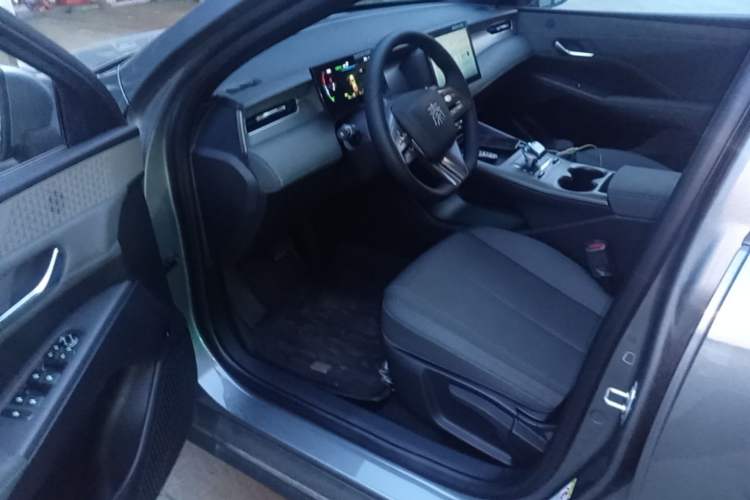 Used BYD Qin PLUS 2025 DM-i Smart Drive 55KM Leading Model Driver Seat