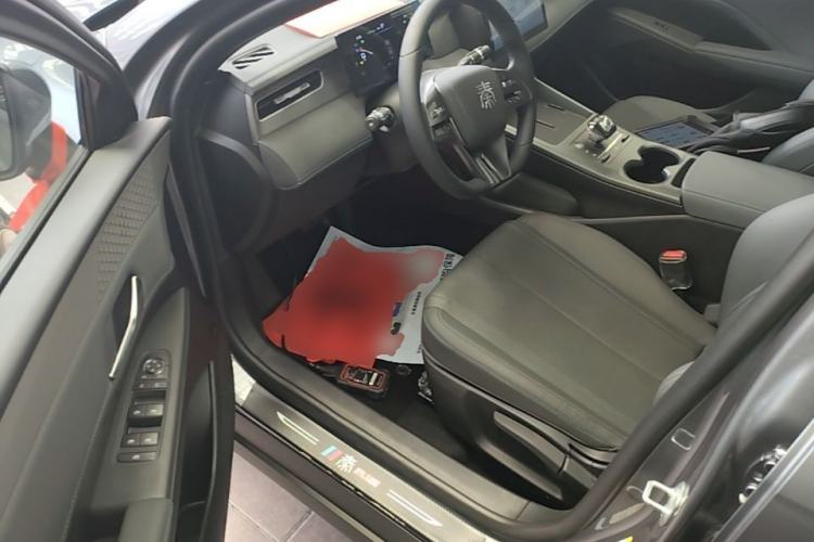 Used BYD Qin PLUS 2025 DM-i Smart Drive 55KM Leading Model Driver Seat