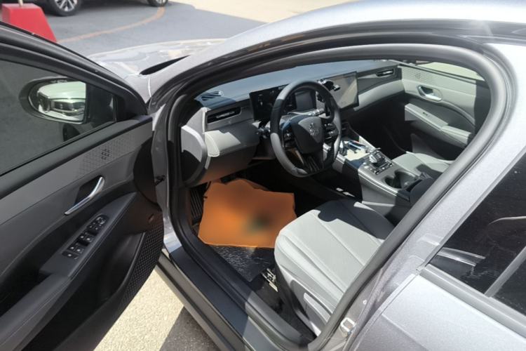 Used BYD Qin PLUS 2025 DM-i Smart Drive 55KM Leading Model Driver Seat