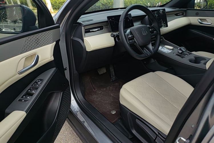 Used BYD Qin PLUS 2025 DM-i Smart Drive 55KM Leading Model Driver Seat