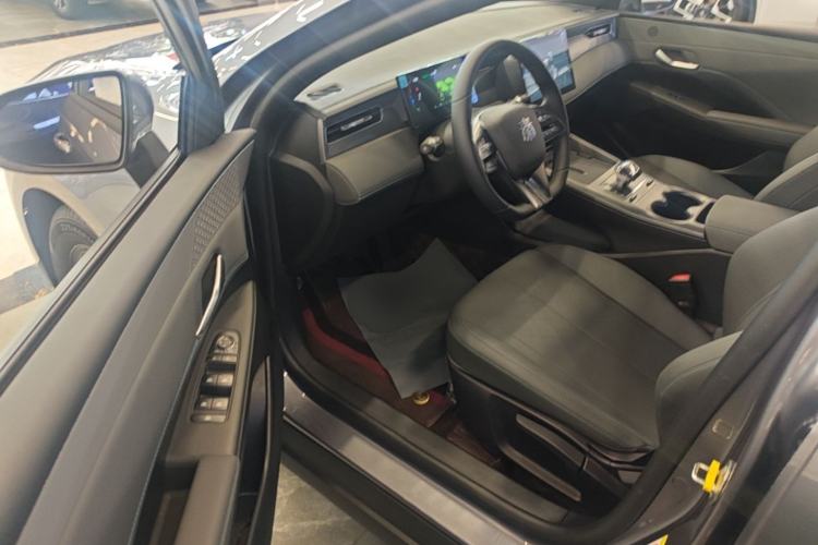 Used BYD Qin PLUS 2025 DM-i Smart Drive 55KM Leading Model Driver Seat