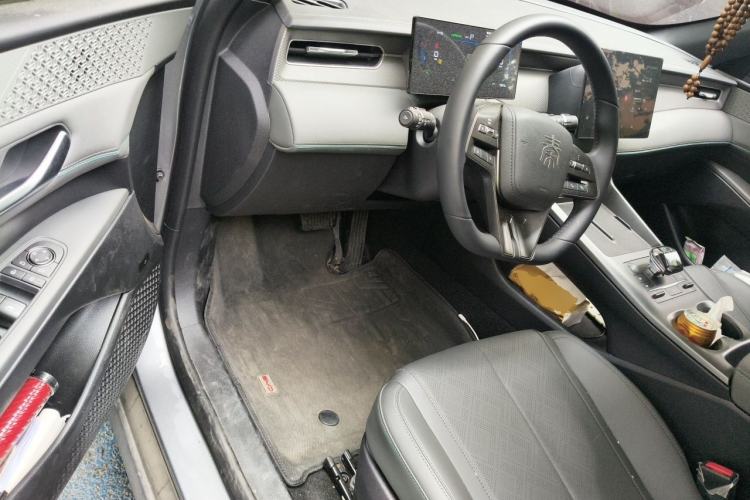 Used BYD Qin PLUS 2025 DM-i Smart Drive 55KM Leading Model Driver Seat