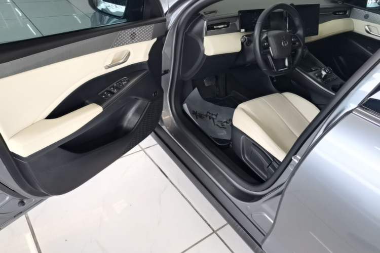 Used BYD Qin PLUS 2025 EV Smart Drive Edition 510KM Leading Model Driver Seat