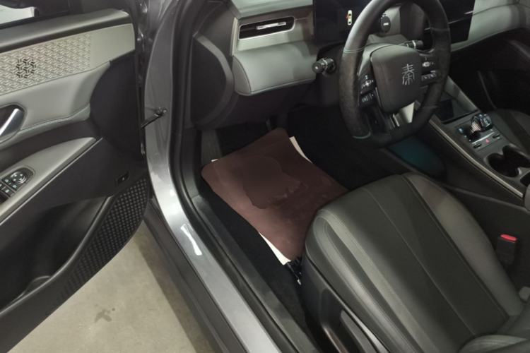 Used BYD Qin PLUS 2025 DM-i Smart Drive 55KM Leading Model Driver Seat