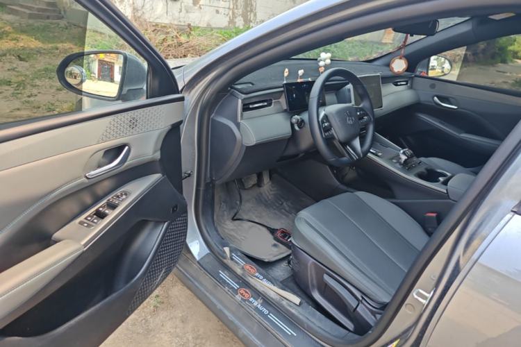 Used BYD Qin PLUS 2025 DM-i Smart Drive 55KM Leading Model Driver Seat