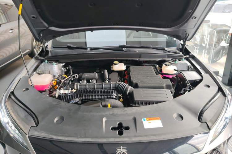 Used BYD Qin PLUS 2025 DM-i Smart Drive 55KM Beyond Model Engine Bay