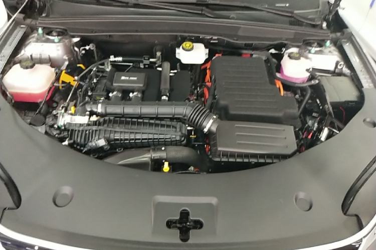 Used BYD Qin PLUS 2025 DM-i Smart Drive 120KM Superior Model Engine Bay