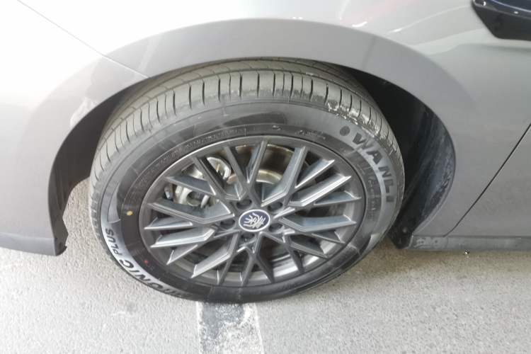 Used BYD Qin PLUS 2025 EV Smart Drive Edition 510KM Leading Model Exterior 4
