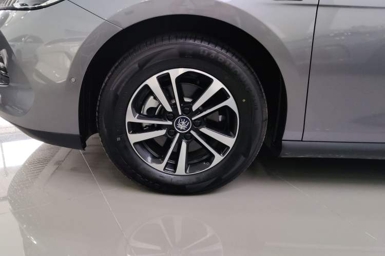 Used BYD Qin PLUS 2025 DM-i Smart Drive 120KM Superior Model Exterior 4