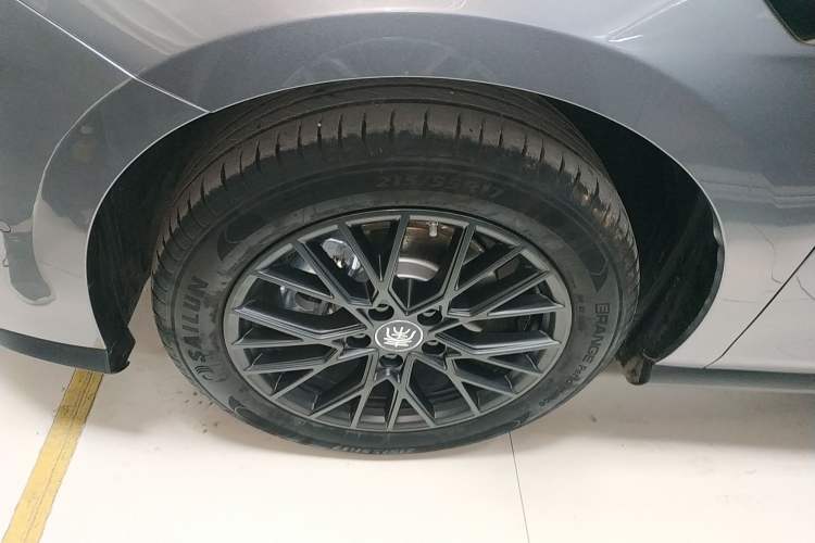 Used BYD Qin PLUS 2025 EV Smart Drive Edition 510KM Leading Model Exterior 4