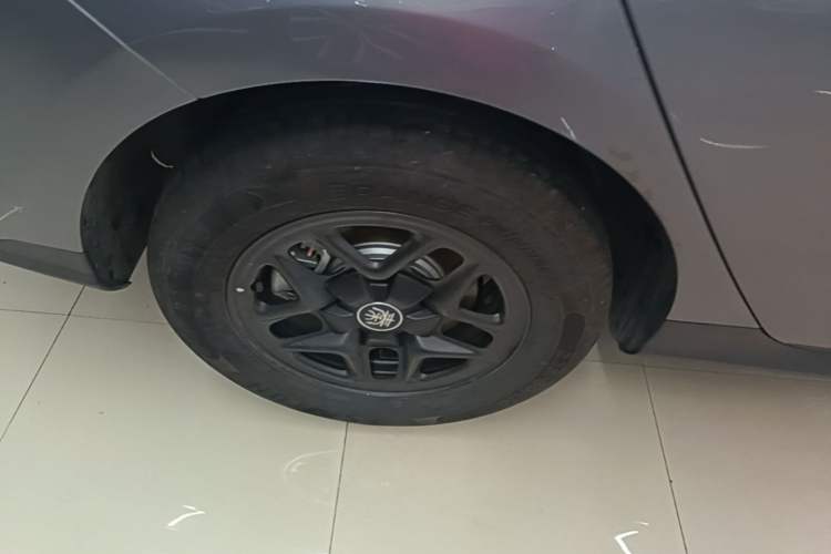 Used BYD Qin PLUS 2025 DM-i Smart Drive 55KM Leading Model Exterior 5
