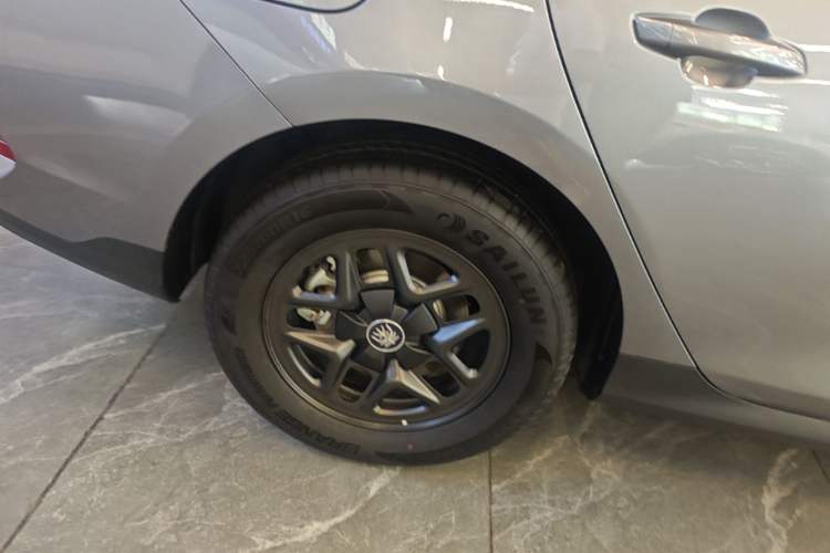 Used BYD Qin PLUS 2025 DM-i Smart Drive 55KM Leading Model Exterior 5