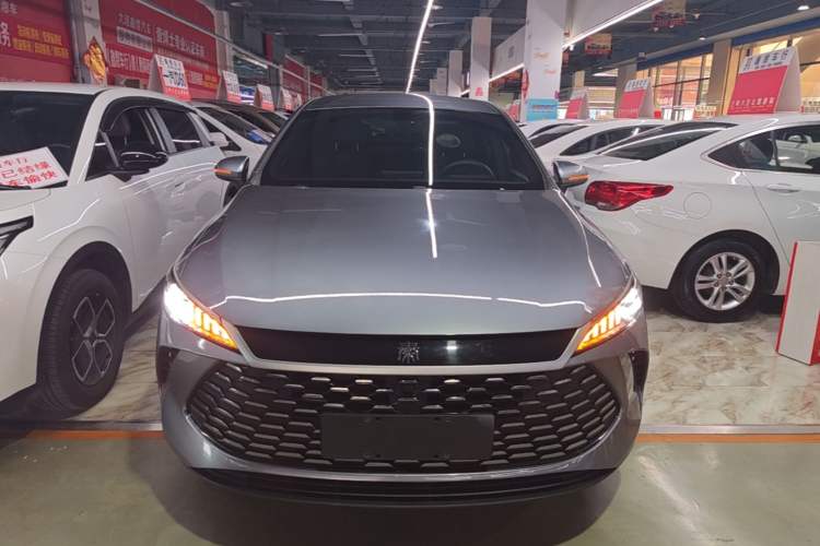 Used BYD Qin PLUS 2025 DM-i Smart Drive 55KM Leading Model Front