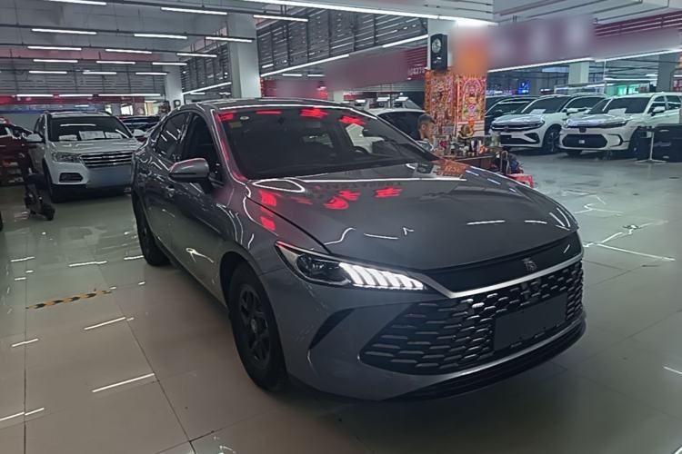 Used BYD Qin PLUS 2025 DM-i Smart Drive 55KM Leading Model Front Right 45 Deg