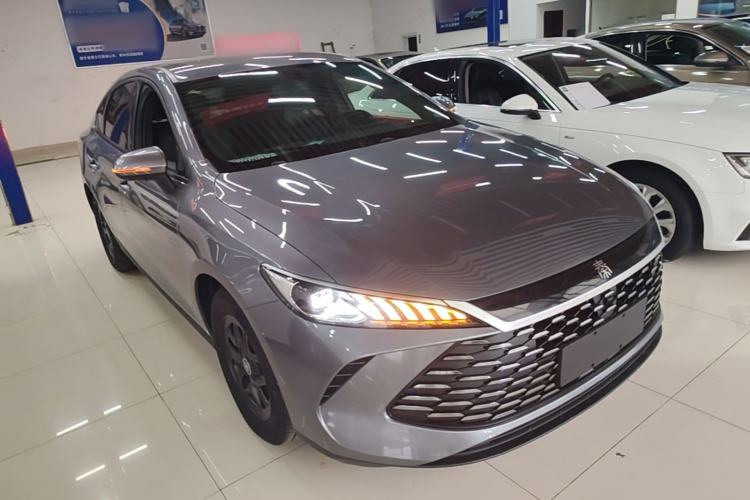 Used BYD Qin PLUS 2025 DM-i Smart Drive 55KM Leading Model Front Right 45 Deg