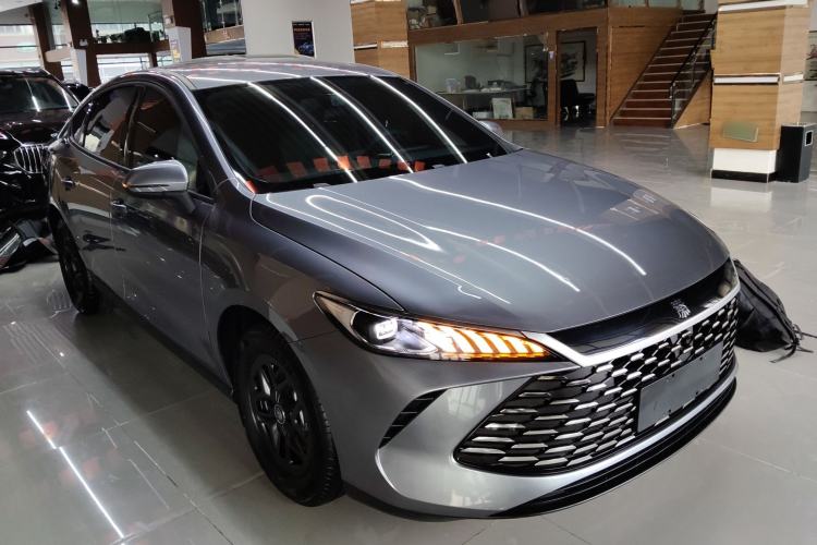 Used BYD Qin PLUS 2025 DM-i Smart Drive 55KM Leading Model Front Right 45 Deg