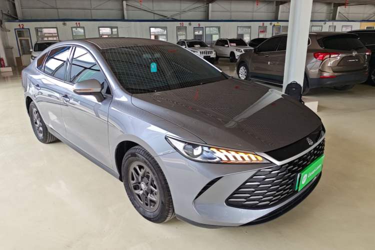 Used BYD Qin PLUS 2025 DM-i Smart Drive 55KM Leading Model Front Right 45 Deg