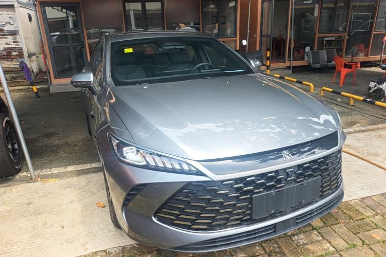 Used BYD Qin PLUS 2025 DM-i Smart Drive 120KM Superior Model Front Right 45 Deg
