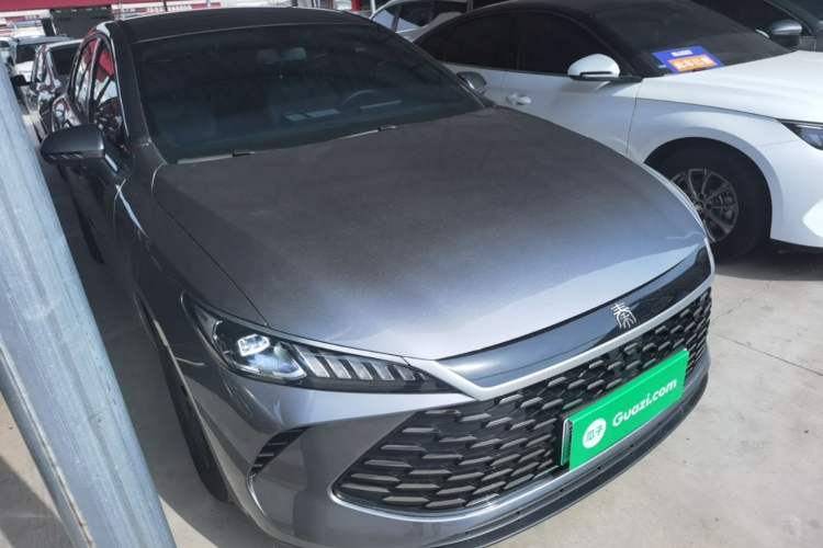 Used BYD Qin PLUS 2025 DM-i Smart Drive 55KM Leading Model Front Right 45 Deg