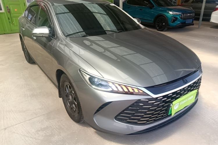 Used BYD Qin PLUS 2025 DM-i Smart Drive 55KM Leading Model Front Right 45 Deg