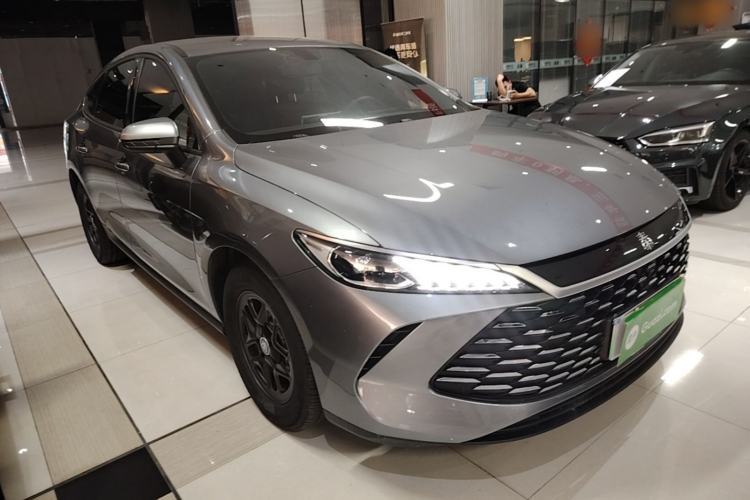 Used BYD Qin PLUS 2025 DM-i Smart Drive 55KM Leading Model Front Right 45 Deg