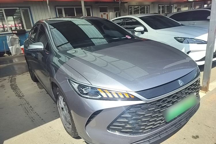 Used BYD Qin PLUS 2025 DM-i Smart Drive 55KM Leading Model Front Right 45 Deg