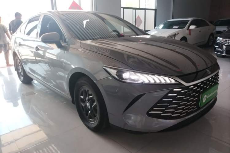 Used BYD Qin PLUS 2025 DM-i Smart Drive 55KM Leading Model Front Right 45 Deg