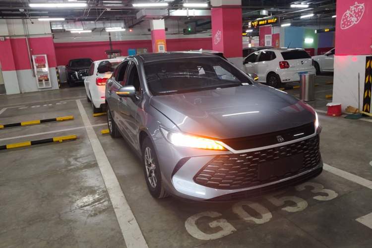 Used BYD Qin PLUS 2025 DM-i Smart Drive 55KM Leading Model Front Right 45 Deg