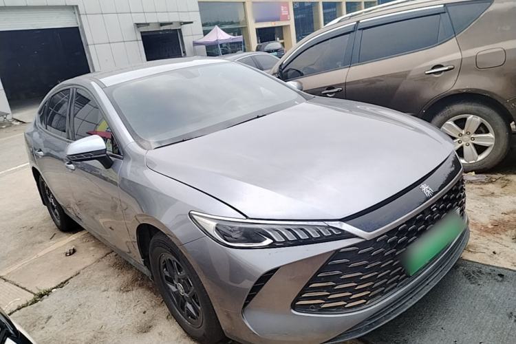 Used BYD Qin PLUS 2025 DM-i Smart Drive 55KM Leading Model Front Right 45 Deg