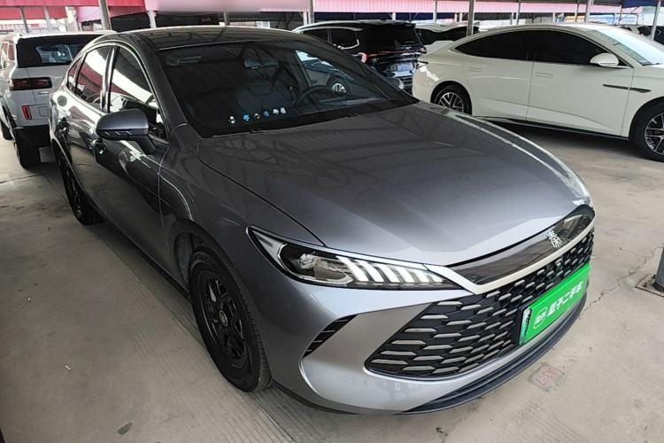 Used BYD Qin PLUS 2025 DM-i Smart Drive 55KM Leading Model Front Right 45 Deg