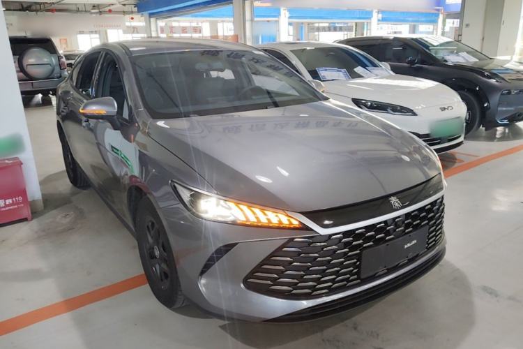 Used BYD Qin PLUS 2025 DM-i Smart Drive 55KM Leading Model Front Right 45 Deg