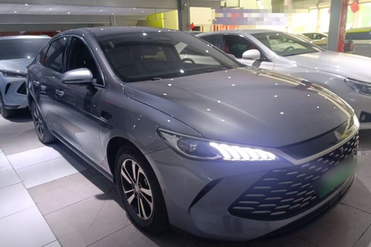 Used BYD Qin PLUS 2025 DM-i Smart Drive 55KM Beyond Model Front Right 45 Deg
