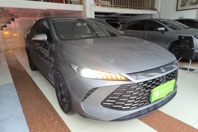 Used BYD Qin PLUS 2025 DM-i Smart Drive 55KM Leading Model Front Right 45 Deg