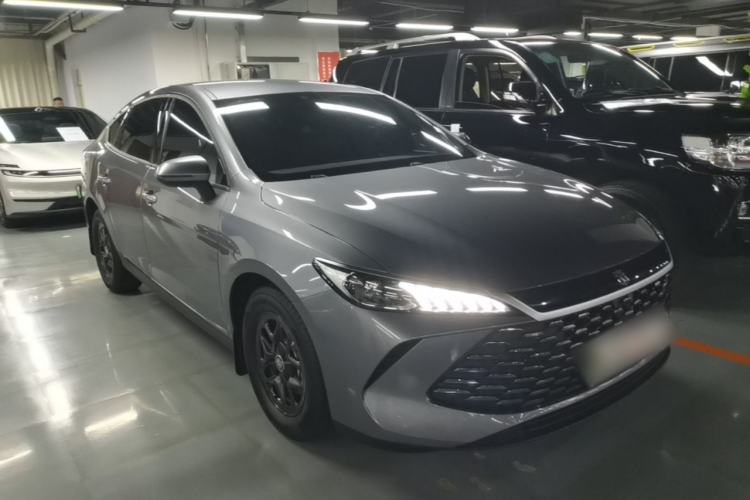 Used BYD Qin PLUS 2025 DM-i Smart Drive 55KM Leading Model Front Right 45 Deg