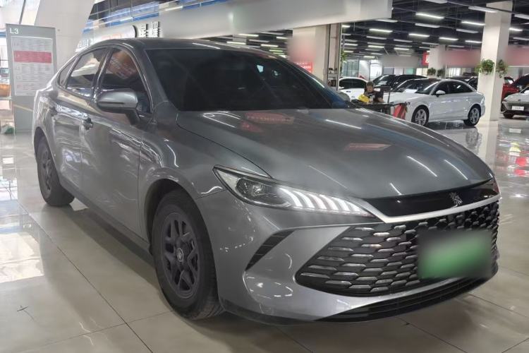 Used BYD Qin PLUS 2025 DM-i Smart Drive 55KM Leading Model Front Right 45 Deg