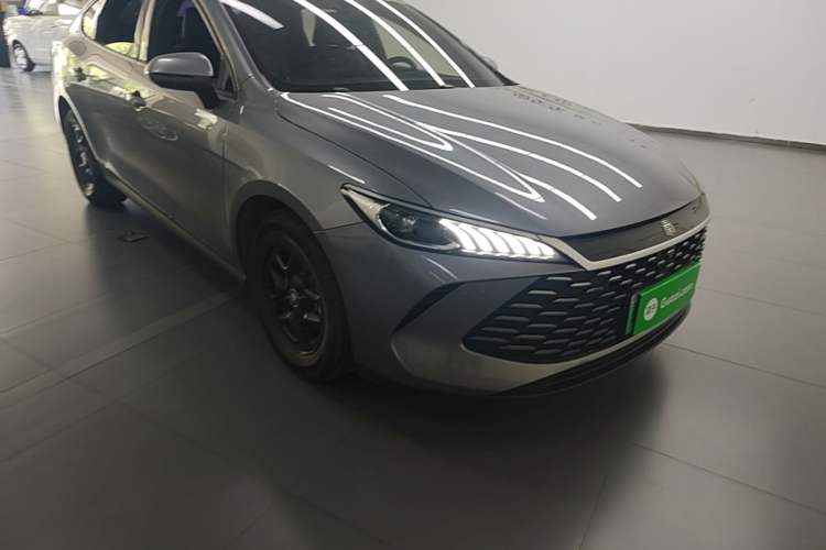 Used BYD Qin PLUS 2025 DM-i Smart Drive 55KM Leading Model Front Right 45 Deg