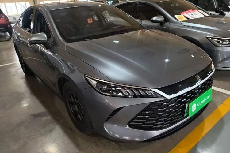 Used BYD Qin PLUS 2025 DM-i Smart Drive 55KM Leading Model Front Right 45 Deg