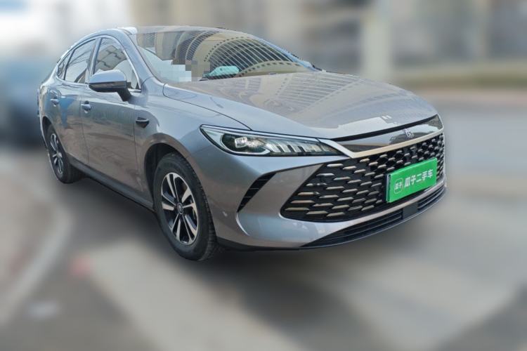 Used BYD Qin PLUS 2025 DM-i Smart Drive 120KM Superior Model Front Right 45 Deg