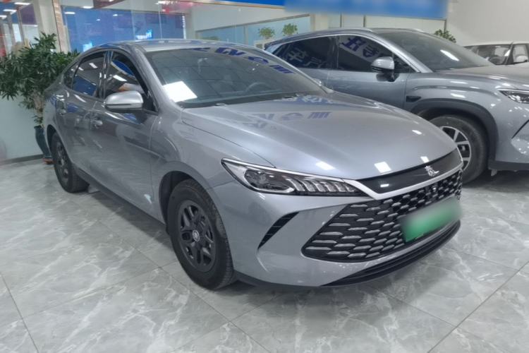 Used BYD Qin PLUS 2025 DM-i Smart Drive 55KM Leading Model Front Right 45 Deg