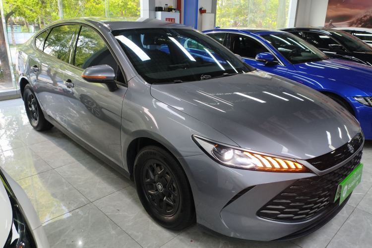 Used BYD Qin PLUS 2025 DM-i Smart Drive 55KM Leading Model Front Right 45 Deg