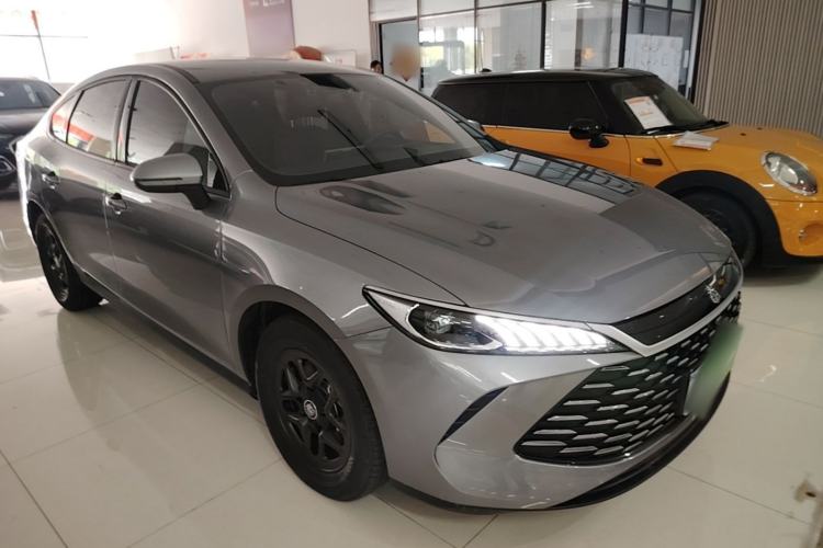 Used BYD Qin PLUS 2025 DM-i Smart Drive 55KM Leading Model Front Right 45 Deg