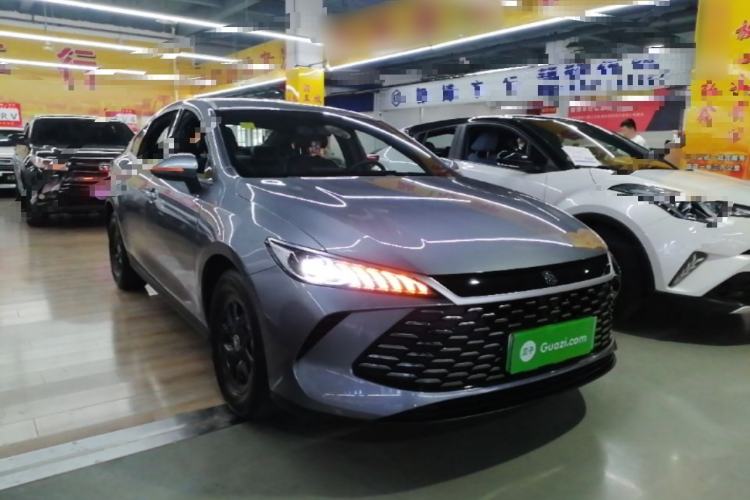 Used BYD Qin PLUS 2025 DM-i Smart Drive 55KM Leading Model Front Right 45 Deg