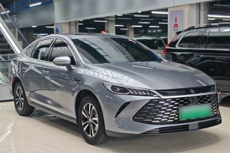 Used BYD Qin PLUS 2025 DM-i Smart Drive 120KM Superior Model Front Right 45 Deg