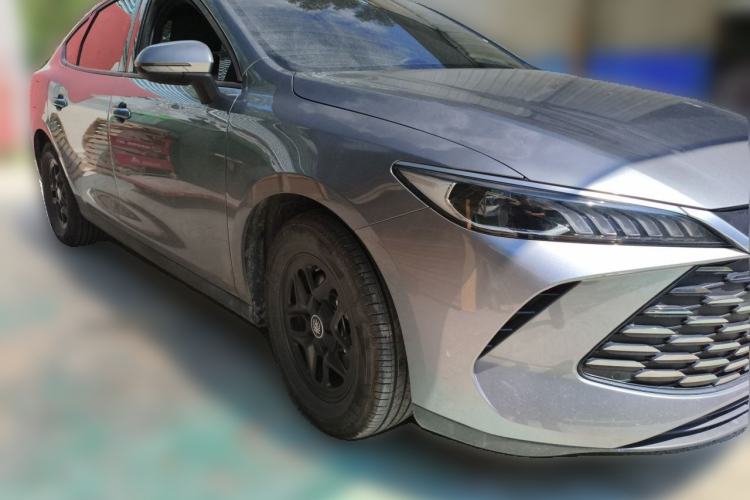 Used BYD Qin PLUS 2025 DM-i Smart Drive 55KM Leading Model Front Right 45 Deg