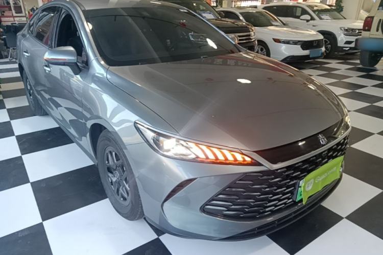 Used BYD Qin PLUS 2025 DM-i Smart Drive 55KM Leading Model Front Right 45 Deg
