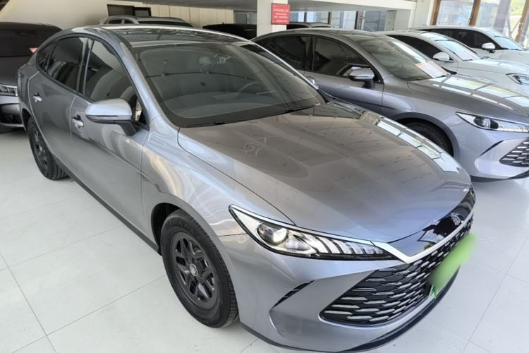 Used BYD Qin PLUS 2025 DM-i Smart Drive 55KM Leading Model Front Right 45 Deg