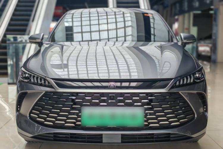 Used BYD Qin PLUS 2025 DM-i Smart Drive 120KM Superior Model Front