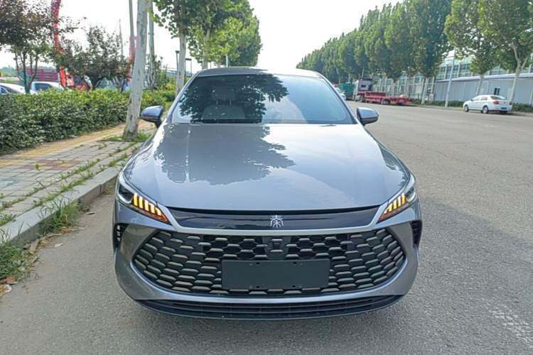Used BYD Qin PLUS 2025 DM-i Smart Drive 55KM Leading Model Front